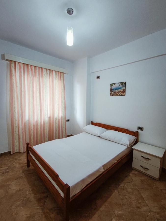 El Rio Apartments Sarandë Esterno foto