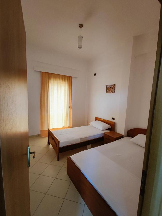 El Rio Apartments Sarandë Esterno foto