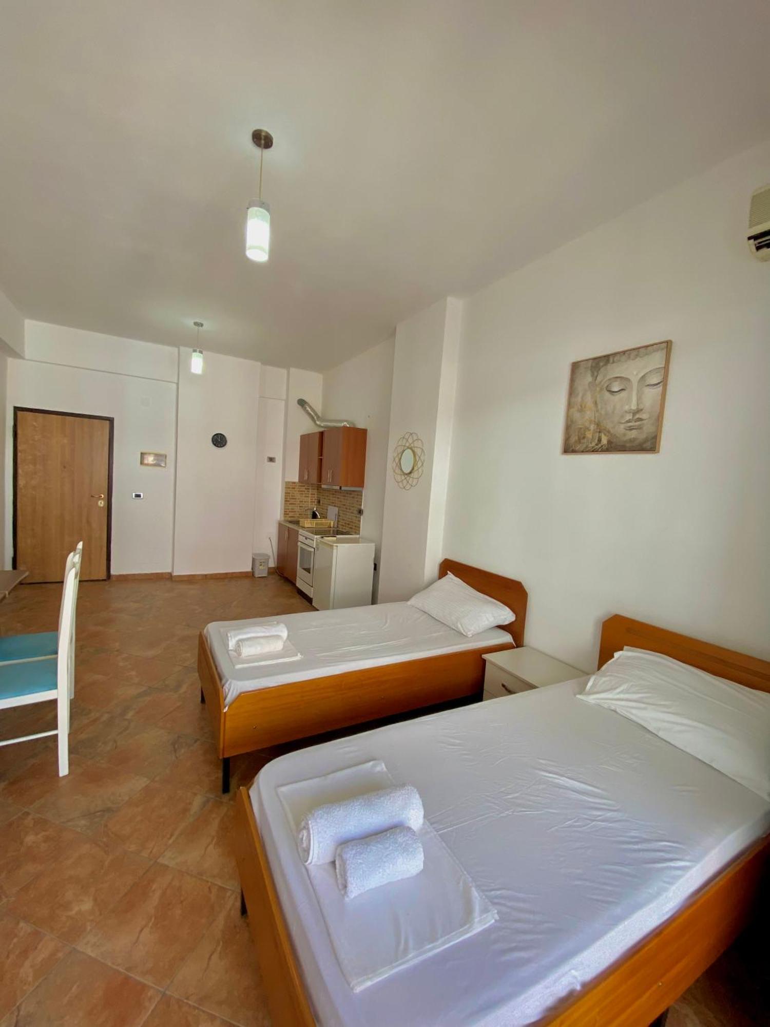 El Rio Apartments Sarandë Esterno foto
