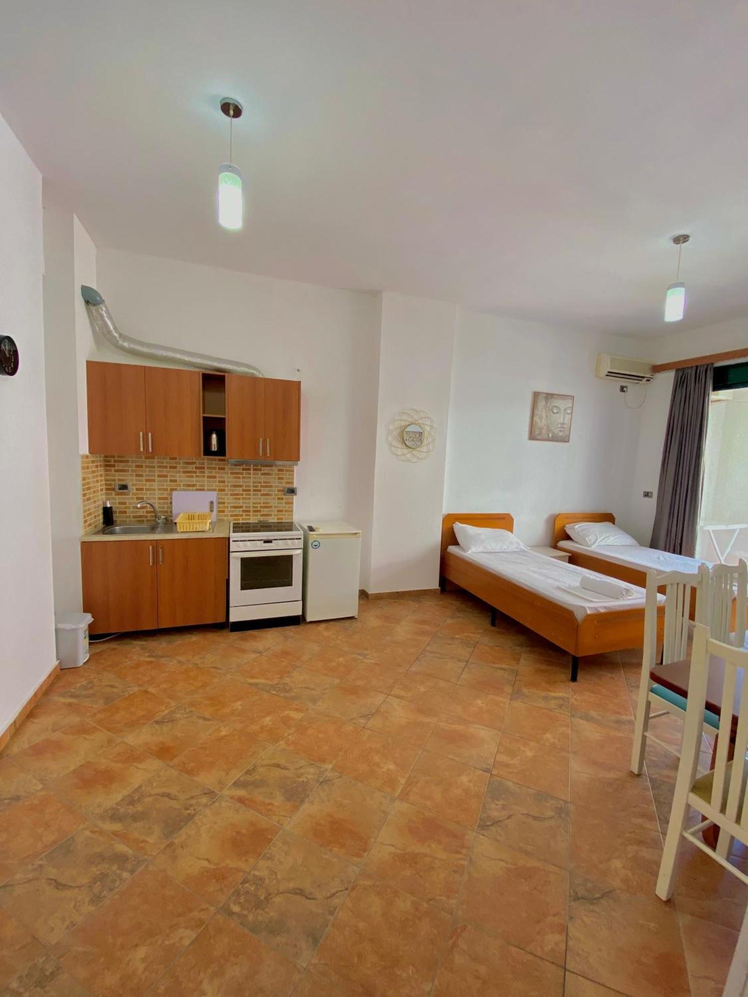 El Rio Apartments Sarandë Esterno foto