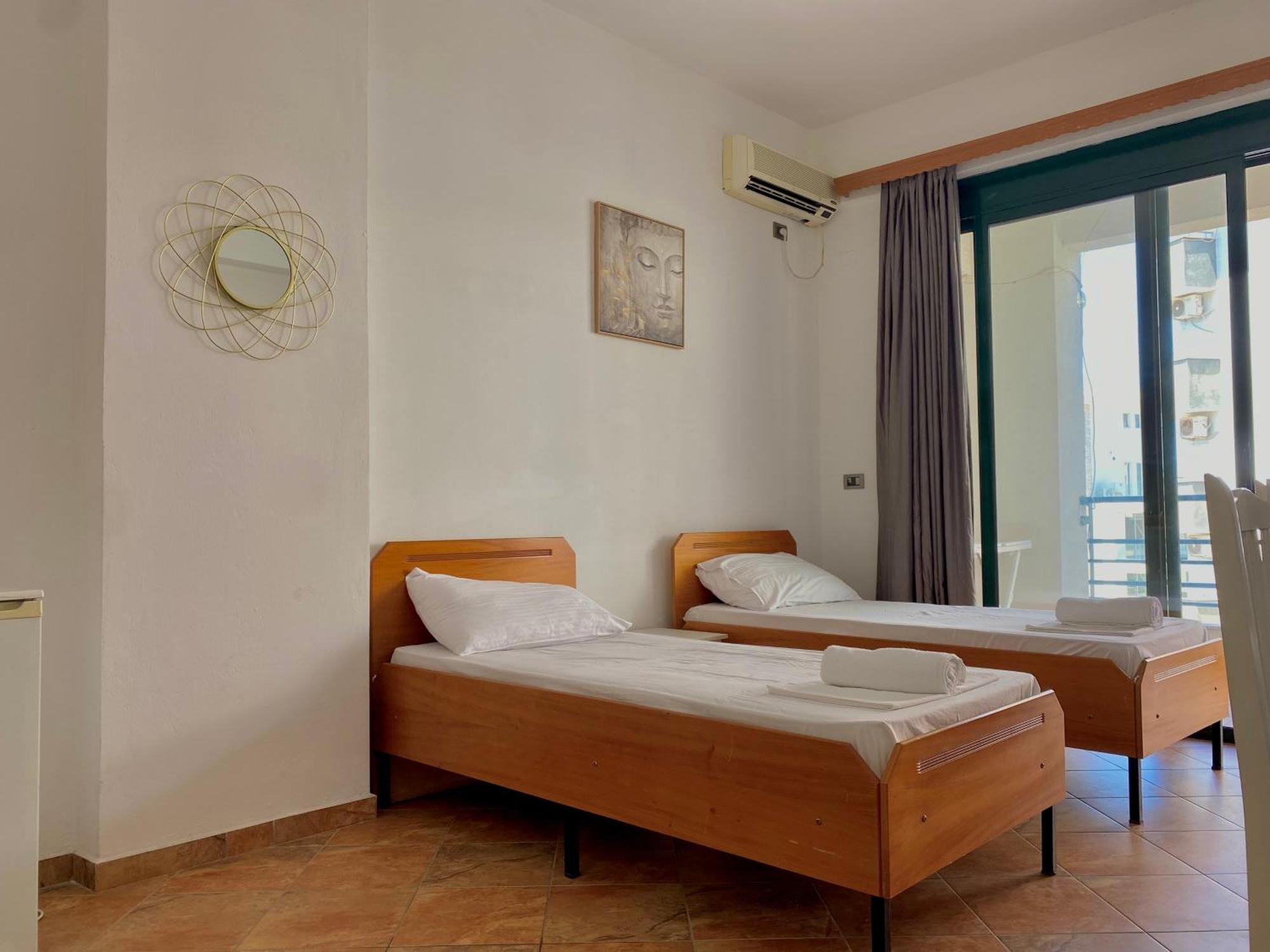 El Rio Apartments Sarandë Esterno foto